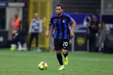 Fc Internazionale takımından Hakan Calhanoğlu, Fc Internazionale ve Atalanta Bc arasında 27 Mayıs 2023 tarihinde Milano 'da oynanan maçta .