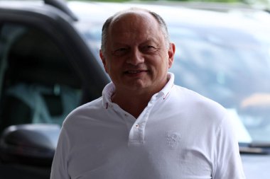 Frederic Vasseur, 23 Temmuz 2023 'te Macaristan F1 Grand Prix' sinde Scuderia Ferrari 'nin takım başkanı..