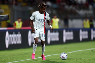Monza, İtalya. 8 Ağustos 2023. Ac Monza ve Ac Milan arasındaki Silvio Berlusconi kupa futbol maçı sırasında Ac Milan 'dan Samuel Chukwueze.