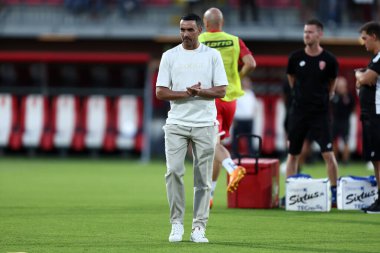 Monza, İtalya. 8 Ağustos 2023. Raffaele Palladino, Silvio Berlusconi kupası maçında Ac Monza ve Ac Milan arasındaki Ac Monza 'nın koçu..