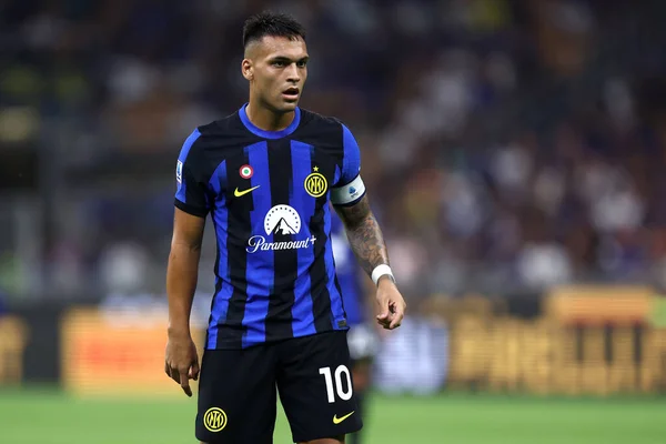 Milano, İtalya. 19 Agusut 2023 . Fc Internazionale 'den Lautaro Martinez Fc Internazionale ve Ac Monza arasındaki Serie A futbol maçı sırasında.