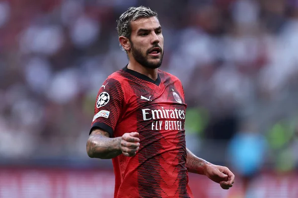 Milano, Itayl. 19 Eylül 2023. Uefa Şampiyonlar Ligi karşılaşmasında Ac Milan ve Newcastle United Fc arasında Ac Milan 'dan Theo Hernandez.