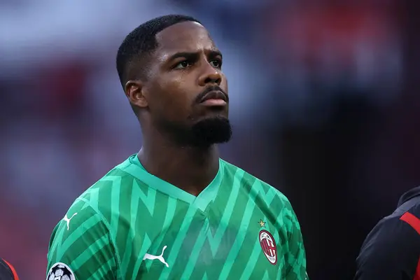 Milano, Itayl. 19 Eylül 2023. Uefa Şampiyonlar Ligi karşılaşmasında Ac Milan ve Newcastle United Fc arasında Ac Milan 'dan Mike Maignan.