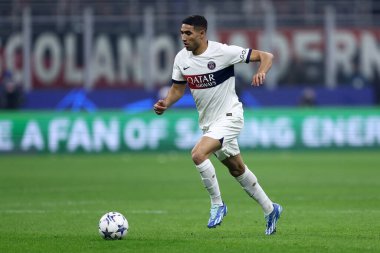 Uefa Şampiyonlar Ligi maçında Paris Saint-Germain Fc takımından Achraf Hakimi, Ac Milan ve Paris Saint-Germain arasında oynanan karşılaşmada.
