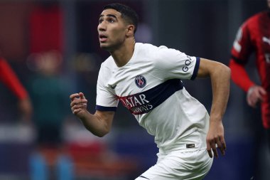 Uefa Şampiyonlar Ligi maçında Paris Saint-Germain Fc takımından Achraf Hakimi, Ac Milan ve Paris Saint-Germain arasında oynanan karşılaşmada.