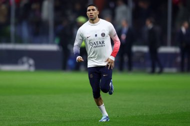 Uefa Şampiyonlar Ligi maçında Paris Saint-Germain Fc takımından Achraf Hakimi, Ac Milan ve Paris Saint-Germain arasında oynanan karşılaşmada.