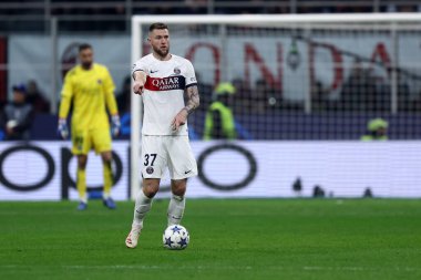 Uefa Şampiyonlar Ligi karşılaşmasında Paris Saint-Germain Fc takımından Milan Skriniar Ac Milan ve Paris Saint-Germain arasında oynanan karşılaşmada.
