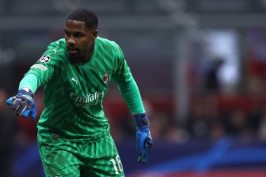 Uefa Şampiyonlar Ligi karşılaşmasında Ac Milan ve Paris Saint-Germain arasında Ac Milan 'dan Mike Maignan.