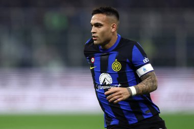 4 Şubat 2024. Milan (İtalya) .Lautaro Martinez Fc Internazionale ve Juventus Fc arasında oynanan Serie A maçı sırasında.