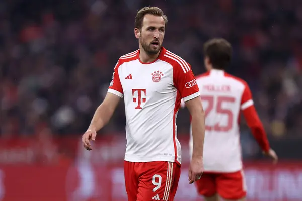 Münih (Almanya) - 5 Mart 2024 - Uefa Şampiyonlar Ligi ikinci turunda FC Bayern Münih 'ten Harry Kane ve Ss Lazio.