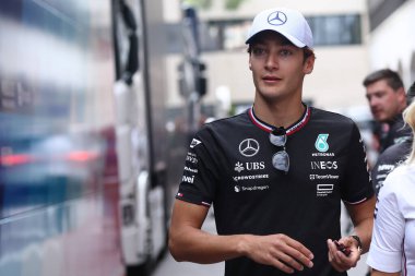 Monako - 26 Mayıs 2024 - Mercedes AMG Petronas F1 takımından George Russell Monako Formula 1 Grand Prix sırasında - 