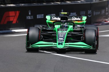 Monako - 26 Mayıs 2024 - Monako Formula 1 Grand Prix sırasında Kazık Tekmeleme Sauber 'den Guanyu Zhou - 