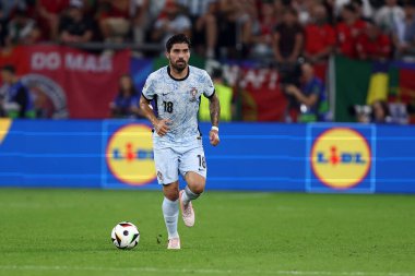 Portekizli Ruben Neves, 26 Haziran 2024 tarihinde Almanya 'nın Gelsenkirchen kentinde oynanan Gürcistan ile Portekiz arasında oynanan Uefa Euro 2024 F Grubu karşılaşmasında eylem halindedir. .