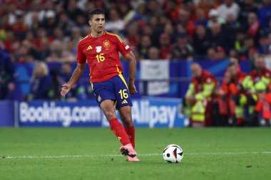 İspanya 'dan Rodri Hernandez, 20 Haziran 2024 tarihinde Almanya' nın Gelsenkirchen kentinde oynanan İspanya ile İtalya arasında oynanan Uefa Euro 2024 B Grubu karşılaşmasında .