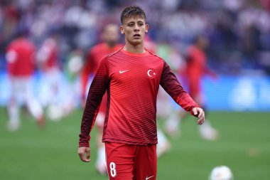 Türkiye 'den Arda Güler, Türkiye ile Gürcistan arasındaki Uefa Euro 2024 D Grubu karşılaşması öncesinde 18 Haziran 2024' te Almanya 'nın Dortmund kentinde oynanan BVB Stadyumu karşılaşmasında ısındı. .