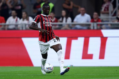 Ac Milan 'dan Fikayo Tomori, 17 Ağustos 2024 tarihinde İtalya' nın Milano kentinde oynanan Stadyum Giuseppe Meazza 'da oynanan Ac Milan ve Torino Fc arasında oynanan karşılaşma sırasında eylem halindedir. .