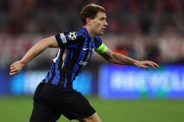 Fc Internazionale takımından Nicolo Barella, 8 Nisan 2025 tarihinde Almanya 'nın Munchen kentinde oynanan UEFA Şampiyonlar Ligi 2024 / 25 çeyrek final karşılaşmasında Fc Bayern Munchen ile FC Internazionale arasında seyrediyor. .