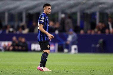 Fc Internazionale 'den Lautaro Martinez, 6 Mayıs 2025 tarihinde İtalya' nın Milano kentinde oynanan UEFA Şampiyonlar Ligi 2024 / 25 yarı final ikinci ayak karşılaşmasında FC Internazionale ve Fc Barcelona arasında Stadyum Giuseppe Meazza 'da (San Siro) görülüyor. .
