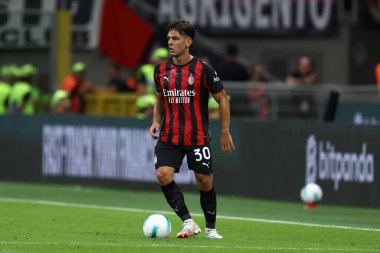 Ac Milan 'dan Ardon Jashari, 17 Ağustos 2025 tarihinde İtalya' nın Milano kentinde oynanan 32 maçlık Coppa Italia Roundu 'nda Ac Milan ve Ssc Bari arasında oynanan Stadyum Giuseppe Meazza' da oynanmıştır. .