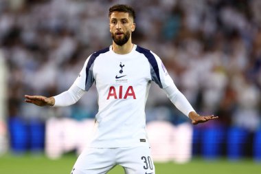 Tottenham Hotspur Fc takımından Rodrigo Bentancur, UEFA Süper Kupa Finali 'nde Paris Saint-Germain Fc ile Tottenham Hotspur Fc arasında 13 Ağustos 2025 tarihinde İtalya' nın Udine kentinde oynanan karşılaşmada jestler yaptı..