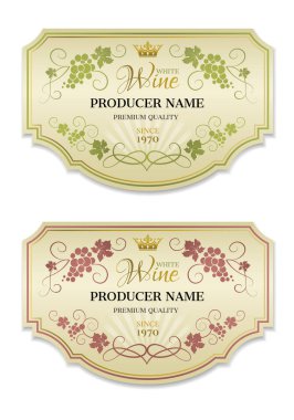 Şarap etiketleri. Şarap, üzüm ve taç demetleri için iki etiket seti. Vektör illüstrasyonu.