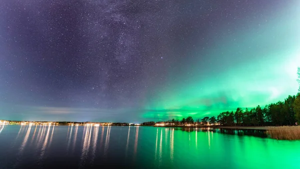 Vackra Vintergatan Galax Nära Aurora Naturskönt Panorama Över Norrsken Över — Stockfoto
