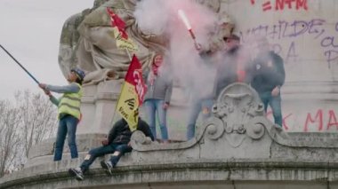 Paris, 28 Mart 2023: Fransız hükümetine karşı protesto