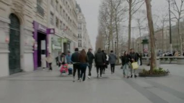 Şampiyon Elysee 'nin kaykay sahnesi.