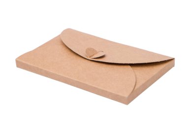 Kahverengi kağıt zarf beyaz arka planda izole edilmiş. Kırpma yolu dahil. Yan görünüm.