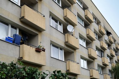 Polonya, Varşova 'da bir apartmanın cephesi