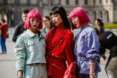 Ami Suzuki, Aya Suzuki outside Each X Other show during Paris Fashion Week Womenswear Spring Summer 2019