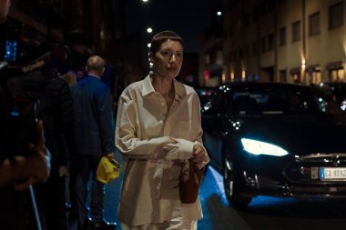 Milano Moda Haftası Kadın Giyim / Yaz 2024 'te Bottega Veneta Show' un dışında bir konuk..