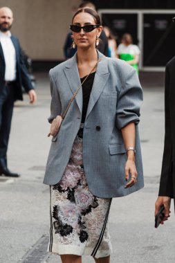 Elisa Taviti Antonio Marras 'ın önünde Milan Moda Haftası Kadın Giyim / Yaz 2024.