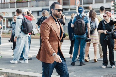 Milan Moda Haftası Kadın Giyim / Yaz 2024 'te Salvatore Ferragamo' nun dışında bir konuk..