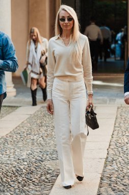 Milano Moda Haftası Kadın Giyim / Yaz 2024 'te HuI Show' un dışında bir konuk..