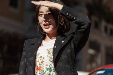 Milano Moda Haftası Kadın giyim / Yaz 2024 boyunca Dolce & Gabbana tarafından desteklenen Karoline Vitto gösterisi.