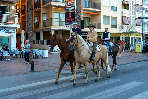 Fuengirolla Španělsko Září 2022 Španělští Tradiční Jezdci Caballeros Ulici Španělské — Stock fotografie