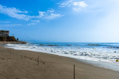 Akdeniz kıyılarındaki dalgalar, Costa del Sol, İspanya