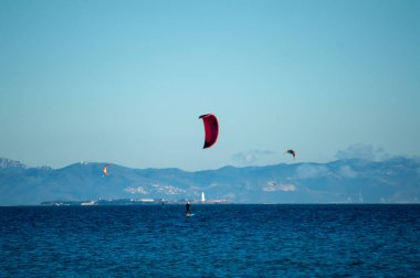 Valdevaqueros sahilinde uçurtma, Cebelitarık Boğazı, İspanya