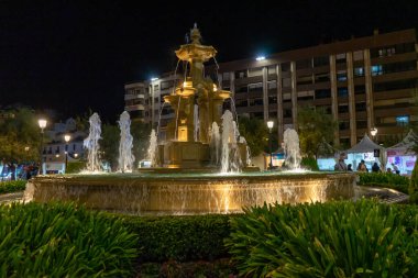 Granada, İspanya - 24 Eylül 2022: Granada, İspanya 'daki çeşmeler 24 Eylül 2022