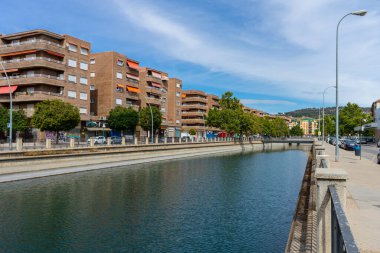 Granada, İspanya - 25 Eylül 2022: 25 Eylül 2022 'de Granada, İspanya' da yürüyüş