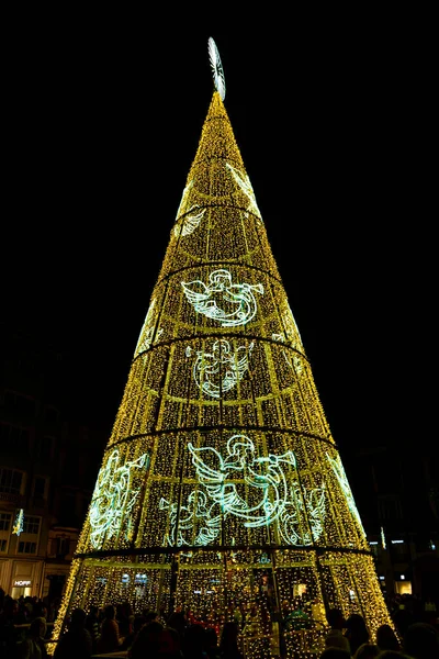 Malaga Spain 2022年12月3日 2022年12月3日 西班牙马拉加宪法广场上的圣诞树 — 图库照片
