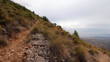 Zirveye giden patika Mijas, sonbahar