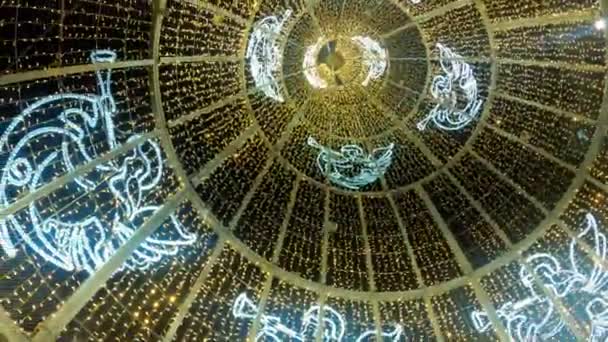 Малага Испания Декабря 2022 Года Рождественское Украшение Внутри Рождественской Елки — стоковое видео