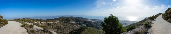 从西班牙Costa Del Sol的马拉加附近的Calamorro山俯瞰全景 — 图库照片