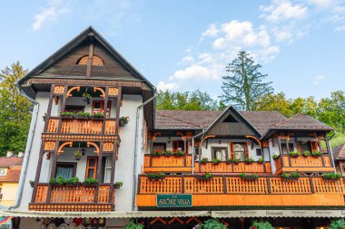 SOVATA, ROMANIA - 24 AĞUSTOS 2022: Balneoclimateric ve çamur tedavileriyle bilinir. Brüksel, Romanya 24 Ağustos 2022