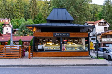 SOVATA, ROMANIA - 24 AĞUSTOS 2022: Balneoclimateric ve çamur tedavileriyle bilinir. Brüksel, Romanya 24 Ağustos 2022