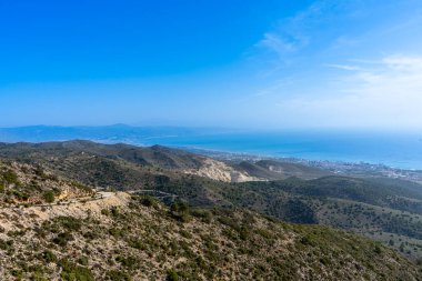 İspanya 'daki Costa del Sol' da Malaga yakınlarındaki Calamorro Dağı 'ndan panoramik manzara