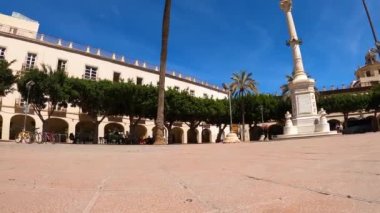 ALMERIA, İspanya - 19 Mart 2023: Almerya, İspanya 'da Özgürlük Şehitleri Anıtı (colaos colaos o Pingurucho Anıtı)