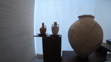 CORDOBA, İspanya - FERBUARY 12, 2023: Medina Azahara 'nın kalıntıları, Cordoba, İspanya' da 12 Şubat 2023 tarihinde güçlendirilmiş bir Arap ortaçağ sarayı şehri